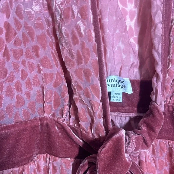 Unique Vintage Pink Textured Robe Duster with Velvet Belt - Picture 2 of 3